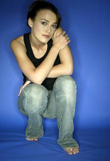 Keira Knightley feet photo thumbnail