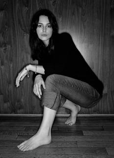 Keira Knightley feet photo thumbnail