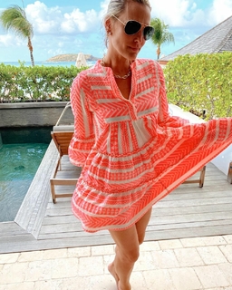 Molly Sims feet photo thumbnail