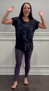 Brittney Smith feet photo thumbnail