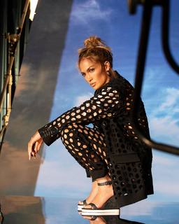Jennifer Lopez feet photo thumbnail