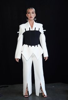 Katy Perry feet photo thumbnail