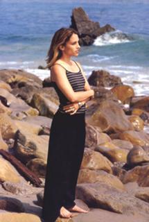 Amy Jo Johnson feet photo 2