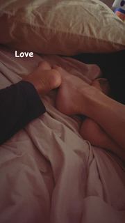 Fei Skorda feet photo thumbnail