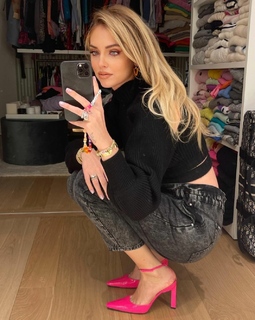 Chiara Ferragni feet photo thumbnail