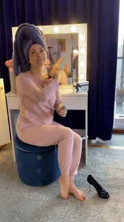 Katarzyna Cichopek feet photo thumbnail