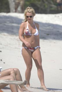 Britney Spears feet photo thumbnail