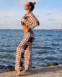 Lívia Andrade feet photo thumbnail