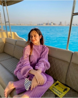 Jannat Zubair Rahmani feet photo thumbnail