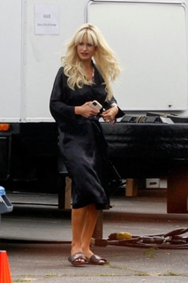Lily James feet photo thumbnail