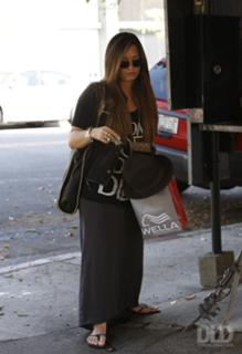 Demi Lovato feet photo thumbnail