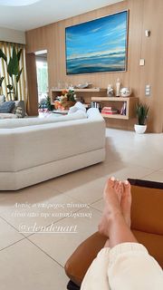 Athina Oikonomakou feet photo thumbnail