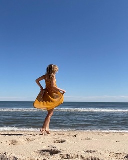 AnnaLynne McCord feet photo thumbnail