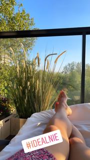 Katarzyna Cichopek feet photo thumbnail