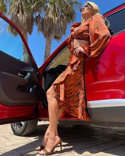 Fei Skorda feet photo thumbnail