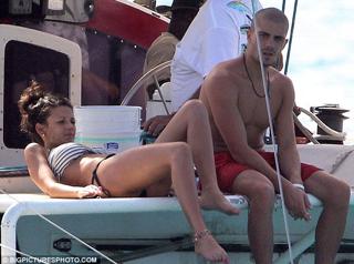 Michelle Keegan feet photo thumbnail