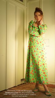 Zoey Deutch feet photo thumbnail