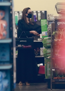 Angelina Jolie feet photo thumbnail