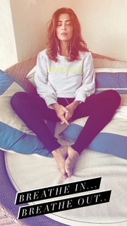 Juliana Paes feet photo thumbnail