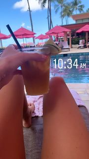 Chelsea Green feet photo thumbnail