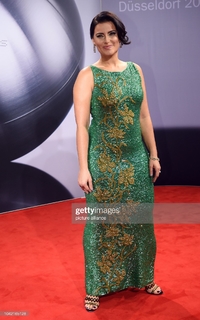 Nelly Furtado feet photo thumbnail