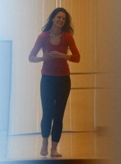 Katie Holmes feet photo thumbnail