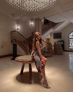 Xenia Tchoumitcheva feet photo thumbnail