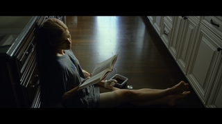 Rosamund Pike feet photo thumbnail