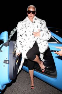 Amber Rose feet photo thumbnail