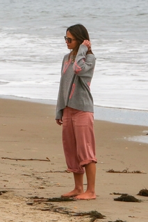 Jordana Brewster feet photo thumbnail