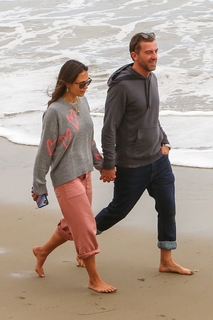 Jordana Brewster feet photo thumbnail