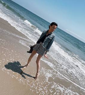 Katie Cassidy feet photo thumbnail
