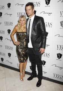 Fergie feet photo thumbnail