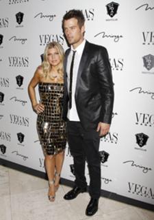 Fergie feet photo thumbnail