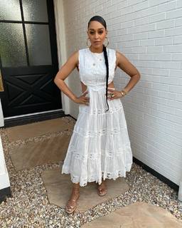Tia Mowry feet photo thumbnail