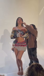 Kylie Jenner feet photo thumbnail