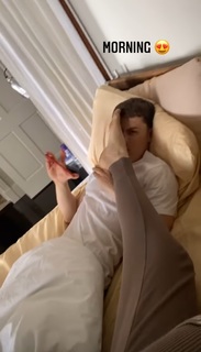Lele Pons feet photo thumbnail