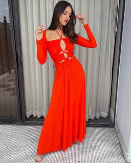 Eiza González feet photo thumbnail