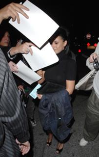 Emmanuelle Chriqui feet photo thumbnail