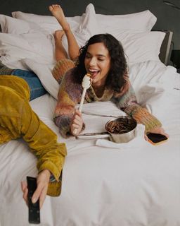 Bruna Marquezine feet photo thumbnail