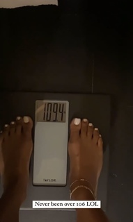 Karrueche Tran feet photo thumbnail