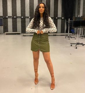 Rochelle Humes feet photo thumbnail