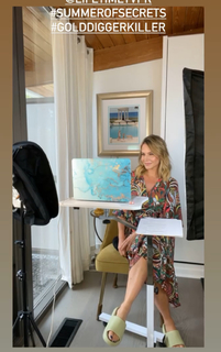 Julie Benz feet photo thumbnail