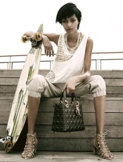 Lais Ribeiro feet photo thumbnail