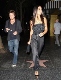 Emmanuelle Chriqui feet photo thumbnail