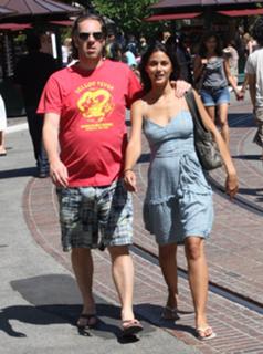 Emmanuelle Chriqui feet photo thumbnail