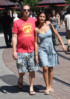 Emmanuelle Chriqui feet photo thumbnail