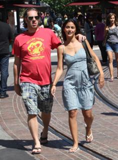 Emmanuelle Chriqui feet photo thumbnail