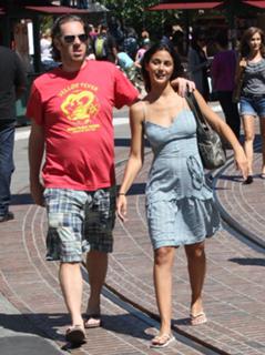 Emmanuelle Chriqui feet photo thumbnail