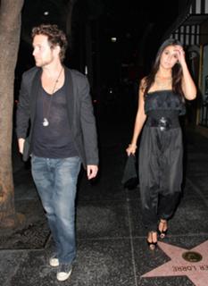 Emmanuelle Chriqui feet photo thumbnail